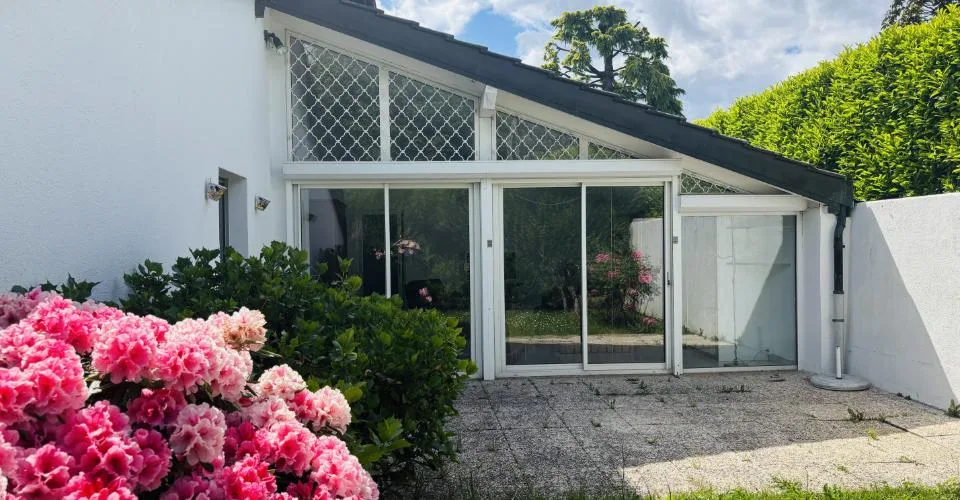 CHARMANTE VILLA MITOYENNE