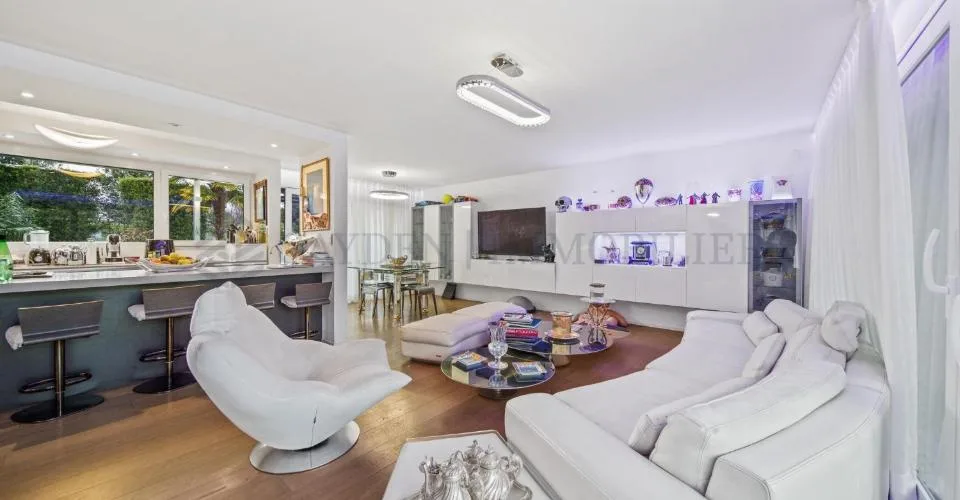 Superbe villa moderne avec piscine