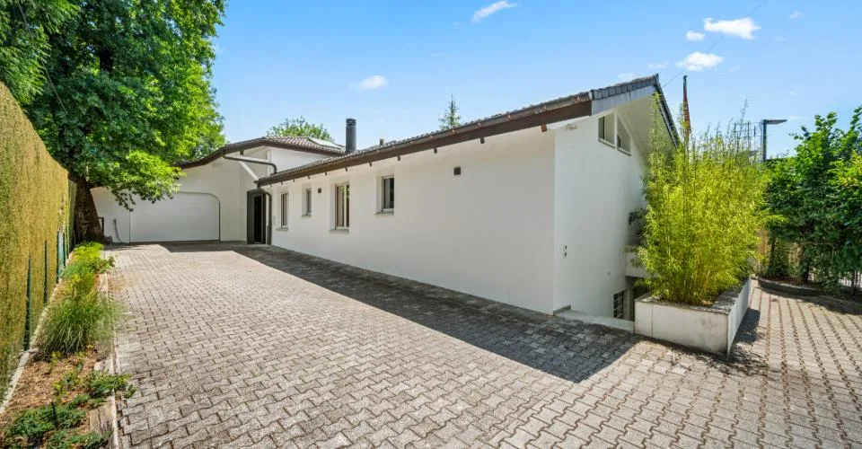 EXCLUSIVITÉ: COLLONGE BELLERIVE - Magnifique Villa individuelle avec jardin