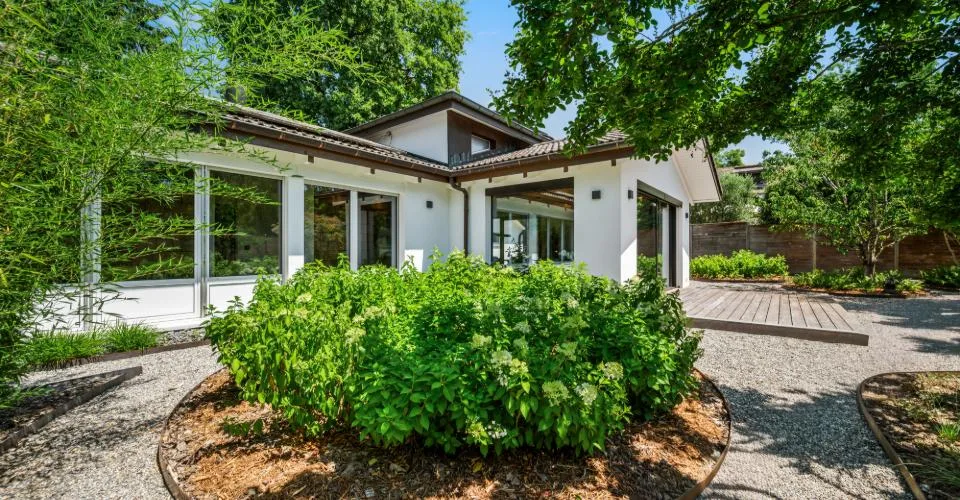 EXCLUSIVITÉ: COLLONGE BELLERIVE - Magnifique Villa individuelle avec jardin