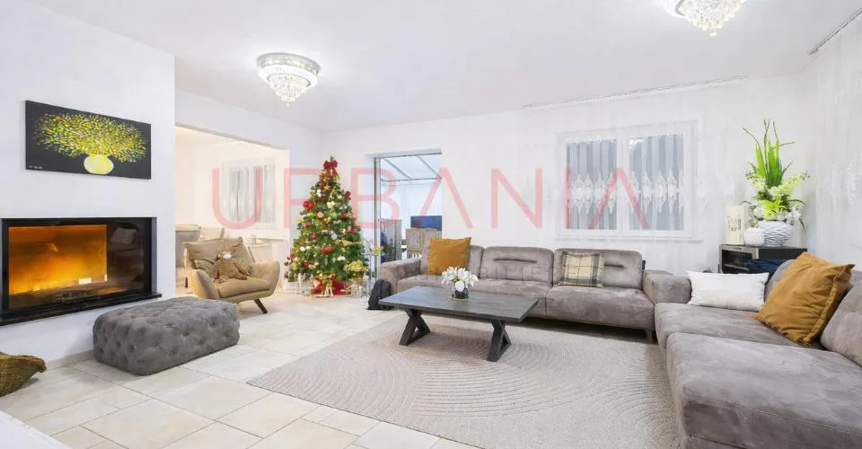 Villa individuelle rénovée avec double logement – Genthod