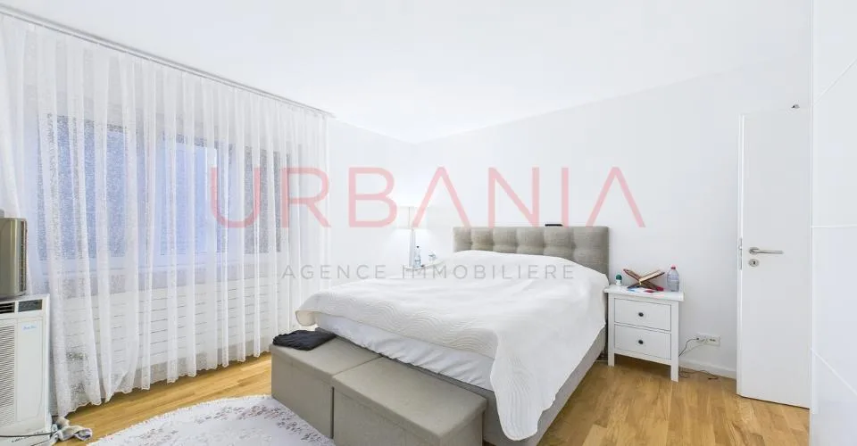 Villa individuelle rénovée avec double logement – Genthod