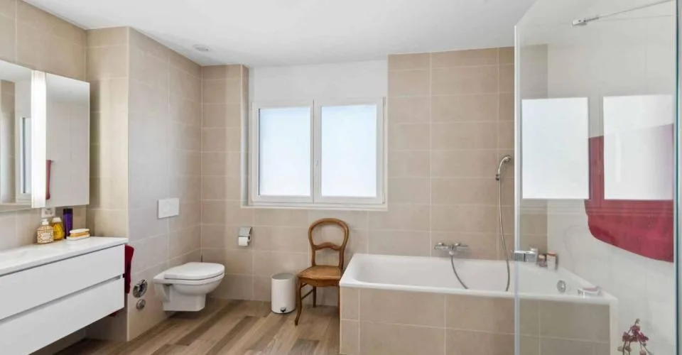En exclusivité ! Immeuble mixte divisé en deux logements de plain-pied