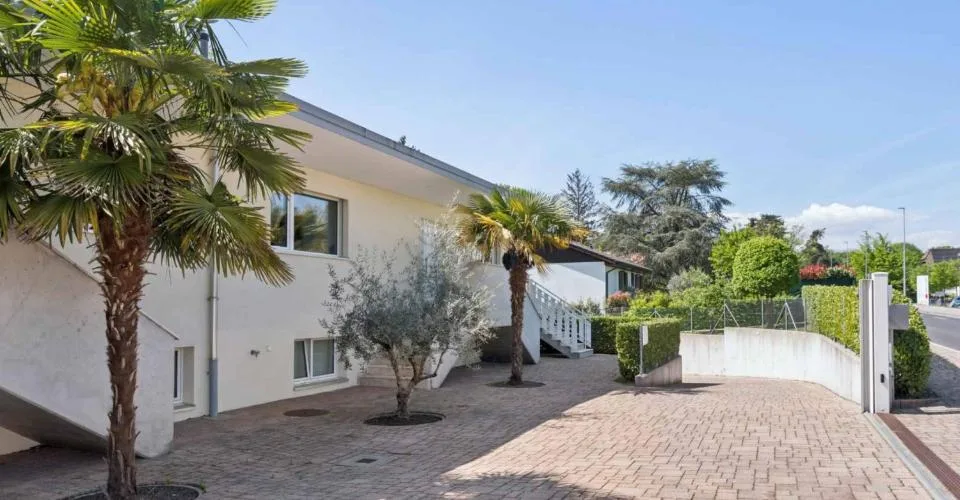 En exclusivité ! Immeuble mixte divisé en deux logements de plain-pied