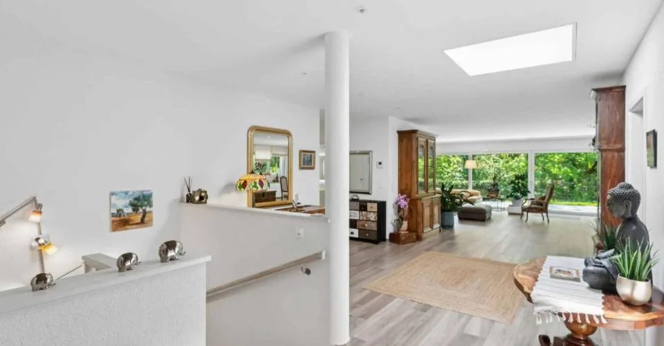 En exclusivité ! Immeuble mixte divisé en deux logements de plain-pied