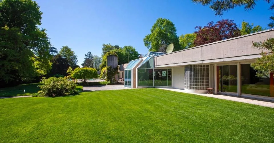 Exclusivité - Maison d'architecte à Cologny
