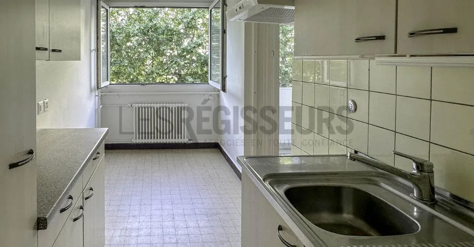 Appartement de 4 pièces à proximité immédiate de la Gare du Bachet