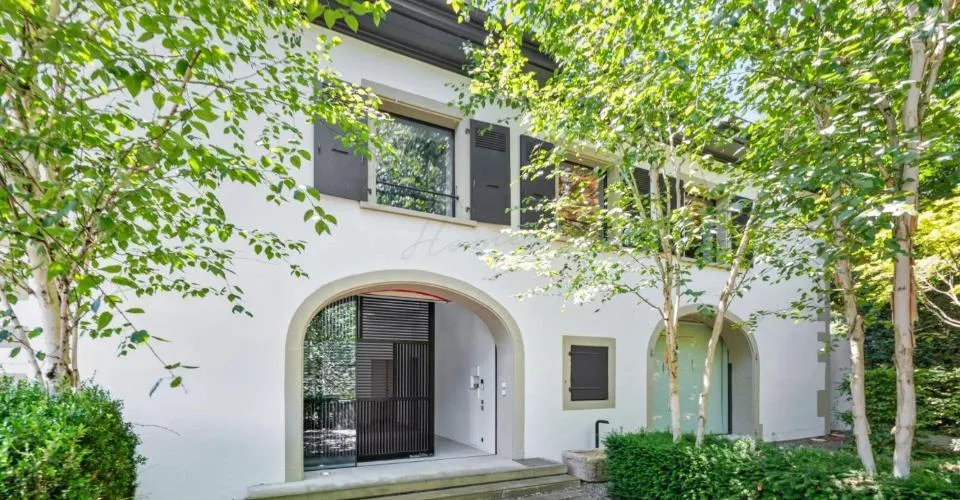 Propriété d'exception du 18e siècle, parcelle de 3,136 m² et piscine i