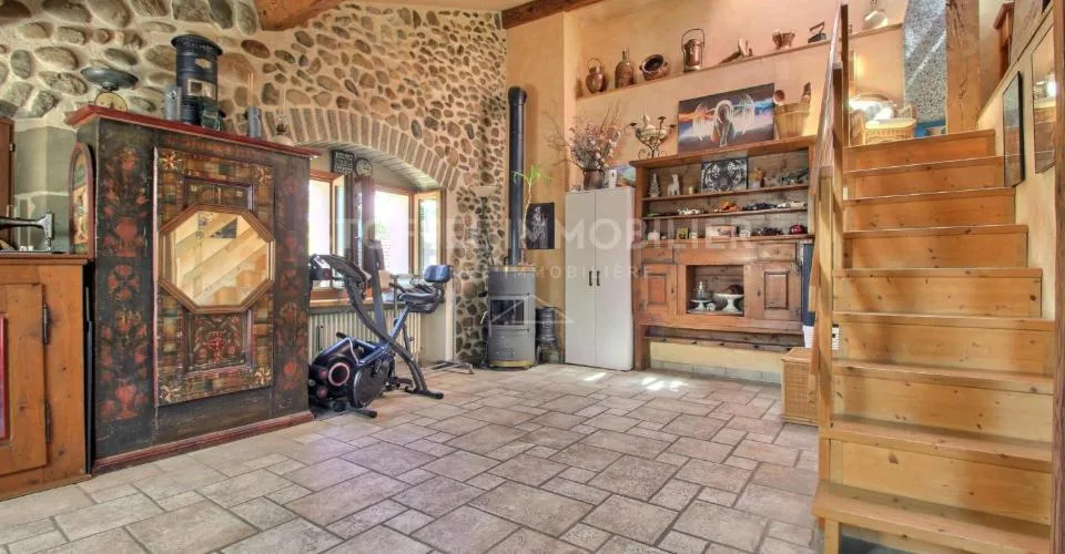 Maison villageoise avec 3 appartements - Exclusivité