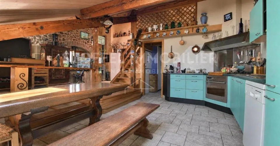 Maison villageoise avec 3 appartements - Exclusivité