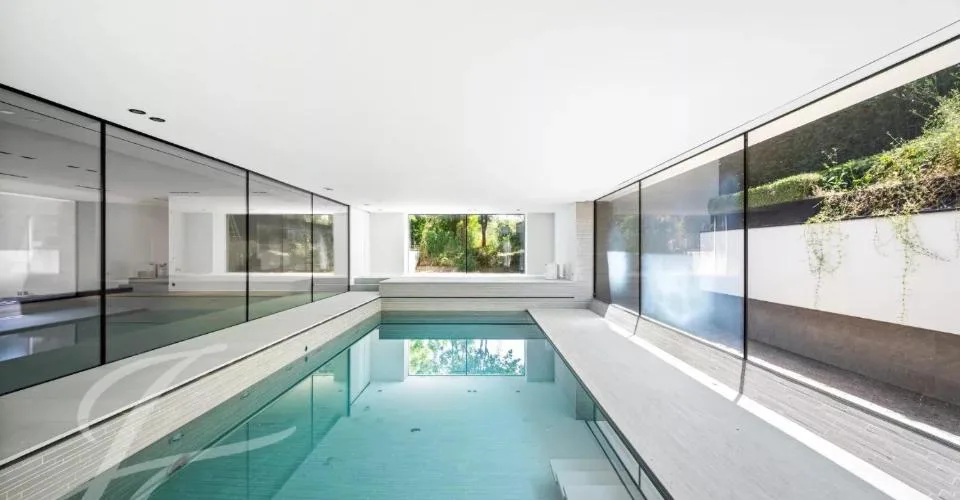 EXCLUSIVITE - Propriété d'exception du 18e siècle, parcelle de 3,136 m