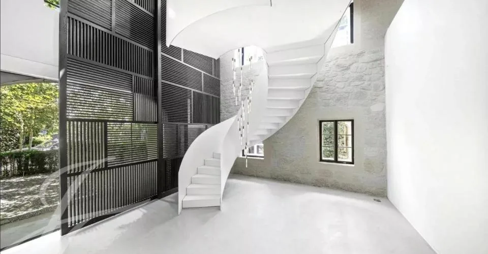 EXCLUSIVITE - Propriété d'exception du 18e siècle, parcelle de 3,136 m