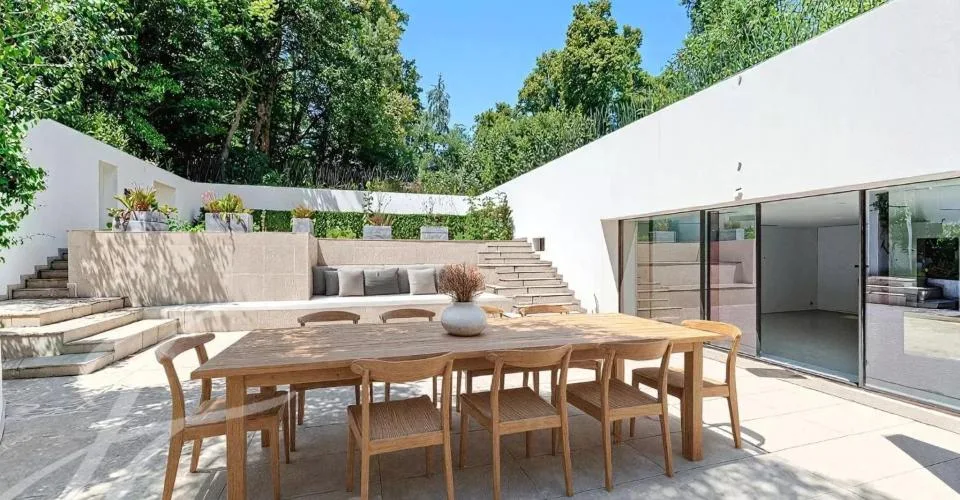 EXCLUSIVITE - Propriété d'exception du 18e siècle, parcelle de 3,136 m