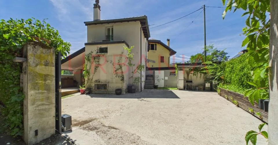 Town House avec studio