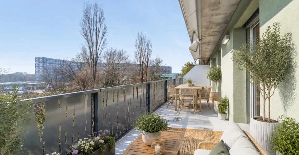 Exclusivité : attique traversant de 5 pièces avec généreuse terrasse et balcon