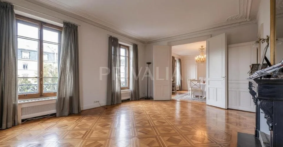 Superbe hôtel particulier au coeur du quartier de l'Église Russe – Foto 3 von 5