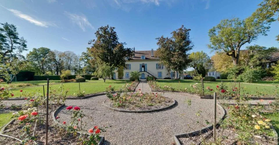 Maison de maître du 18e siècle à Vandoeuvres