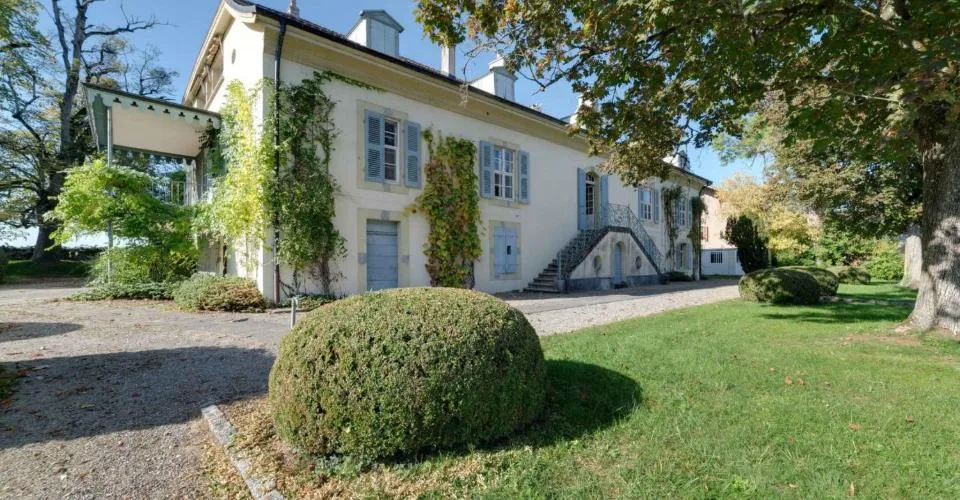 Maison de maître du 18e siècle à Vandoeuvres