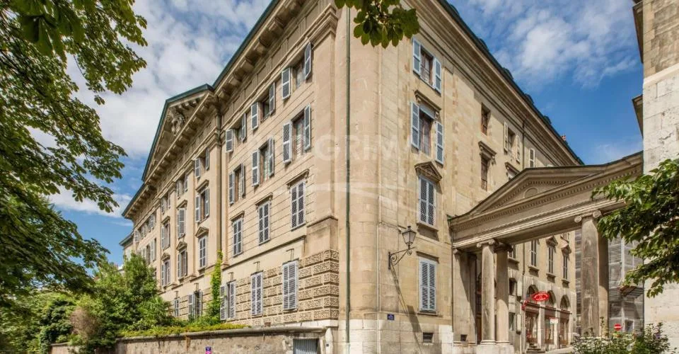 Appartement vieille-ville - 7,5 pièces - place de parking - cave – foto 3 di 3