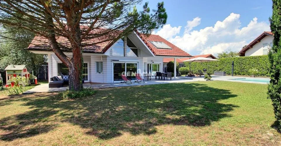 CHENS-SUR-LEMAN (France voisine) Villa d'architecte
