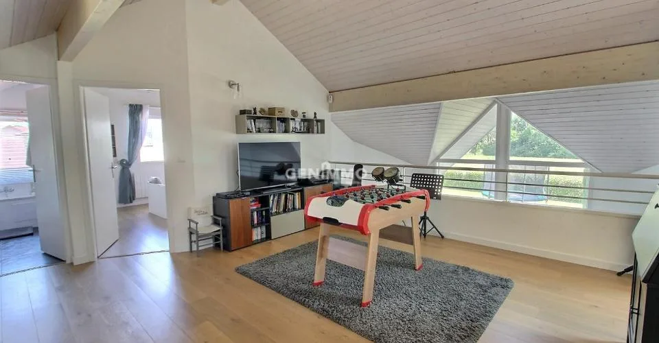 CHENS-SUR-LEMAN (France voisine) Villa d'architecte