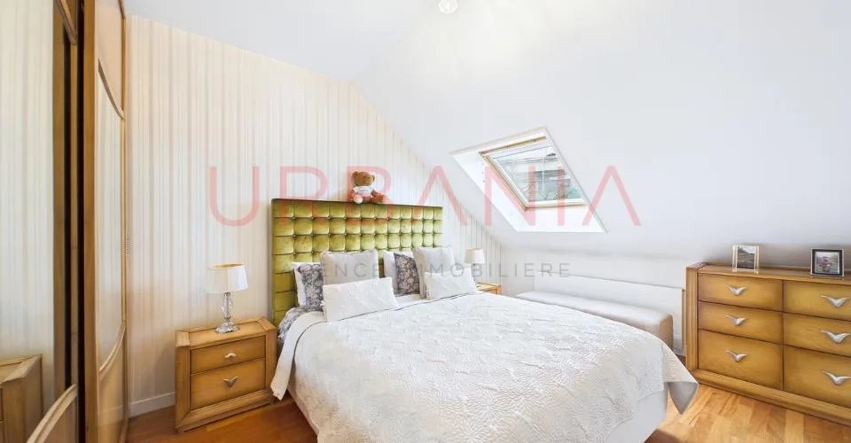 Magnifique attique en duplex situé dans le quartier de Florissant