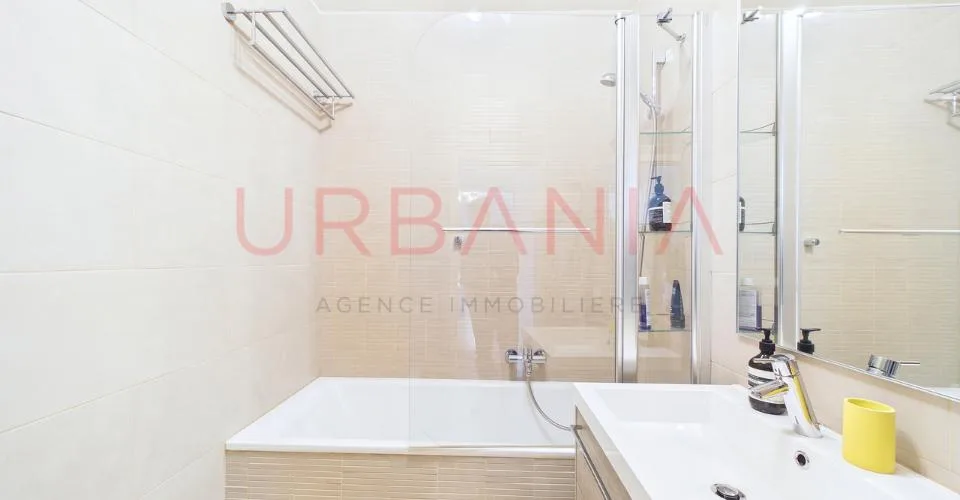 Magnifique attique en duplex situé dans le quartier de Florissant