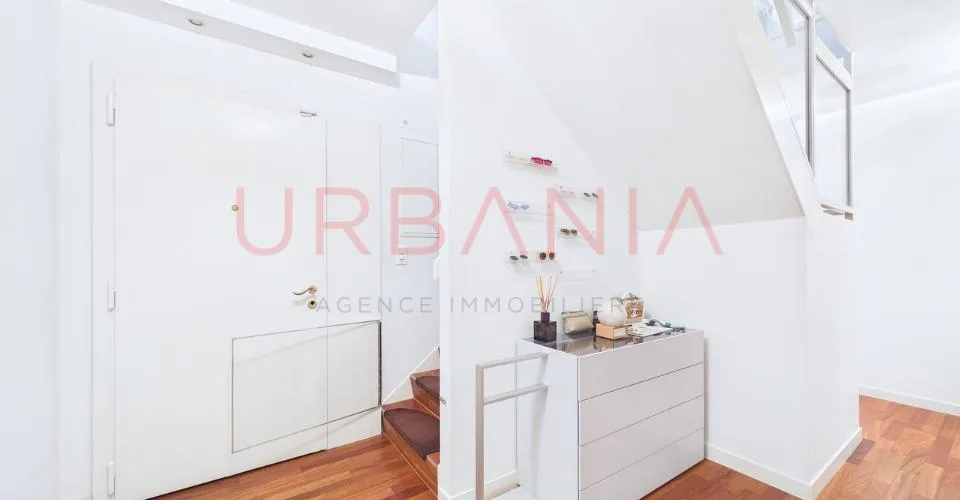 Magnifique attique en duplex situé dans le quartier de Florissant