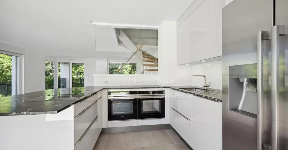 Exclusivité : Appartement triplex de 4-5 chambres à proximité du Collège du Léman