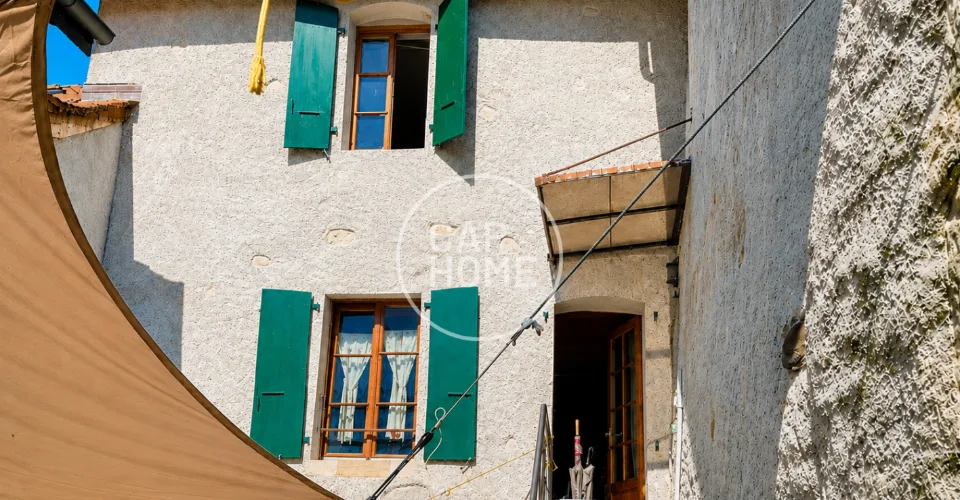 BARDONNEX - Charmant duplex de caractère (5 pièces + mezzanine)