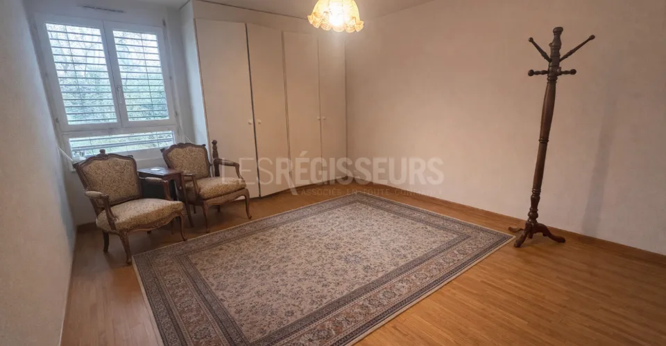 Appartement 5 pièces au 1er étage ? sans vis-à-vis | Loggia | Parking intérieur