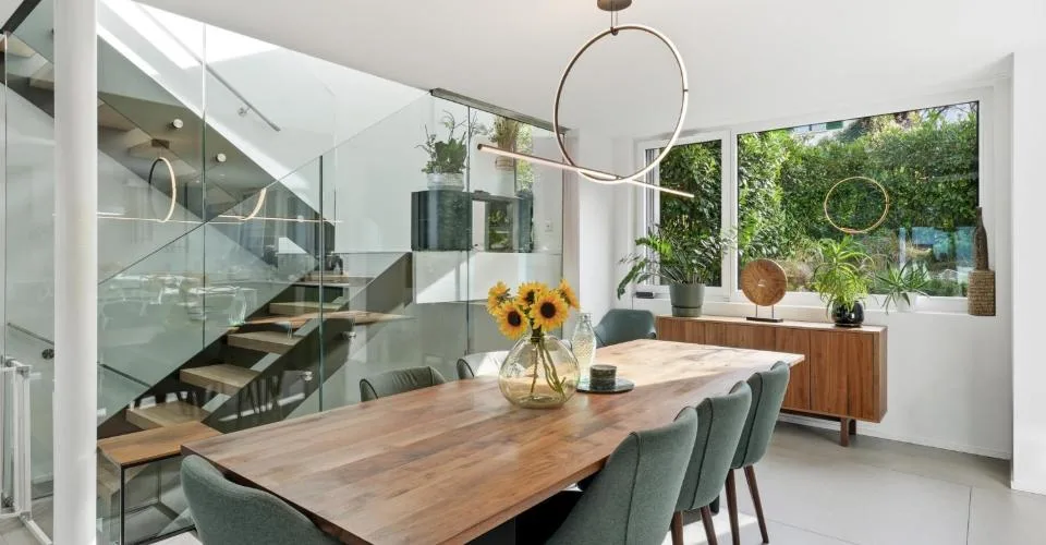 Exclusivité : Maison contemporaine clé en main avec vue lac