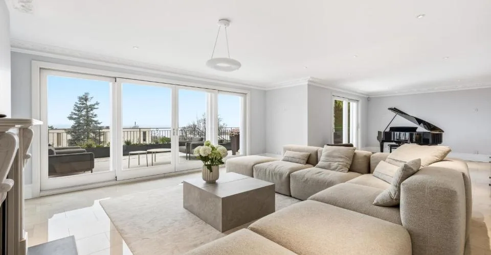 Magnifique villa rénovée à Cologny