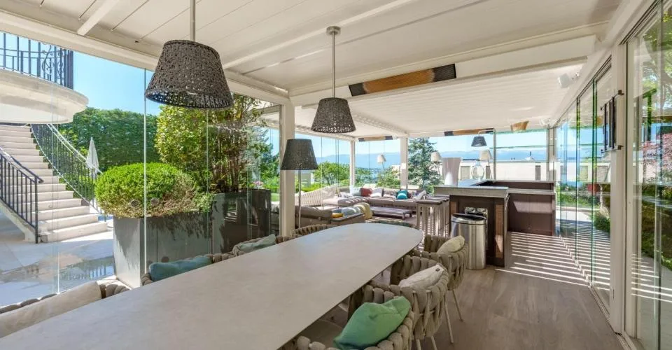 Magnifique villa rénovée à Cologny