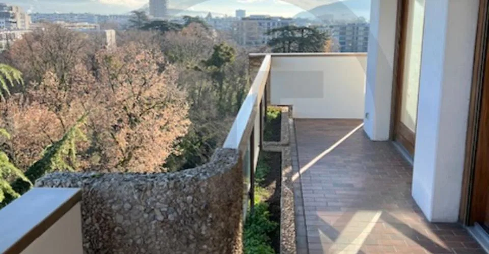 Très beau 4 pièces en étage elevé avec vue imprenable