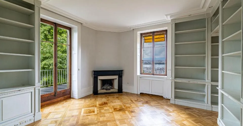 Propriété d'exception - sublime maison de Maître avec vue et accès lac