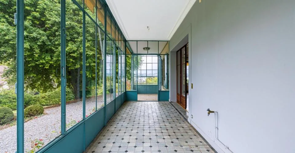Propriété d'exception - sublime maison de Maître avec vue et accès lac
