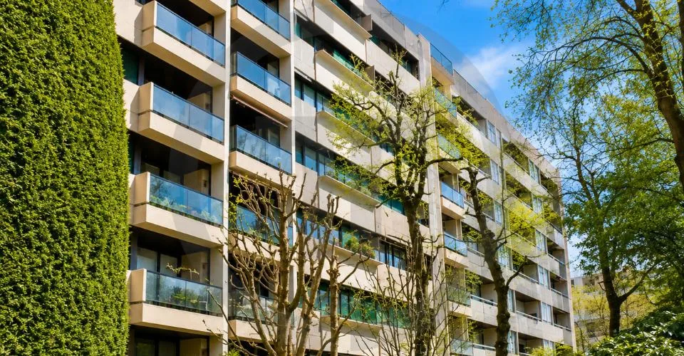 Champel: magnifique appartement traversant avec 4 chambres