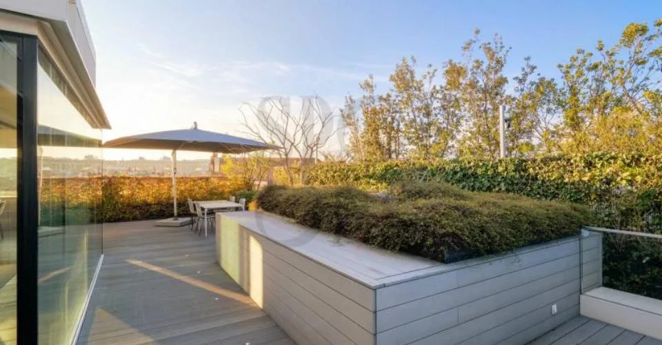 Prestigieux triplex avec vues imprenables sur le lac et les Alpes