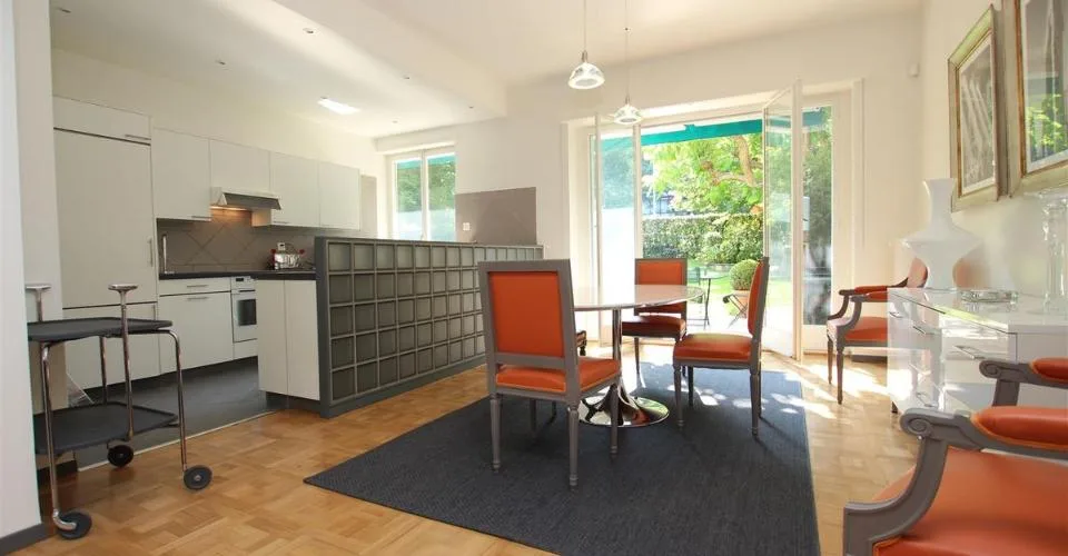 UN JARDIN AU CETRE VILLE | PROCHE ECOLE INTERNATIONALE ET PARC BERTRAND | 2 APPARTEMENTS