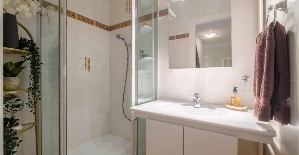 Bel appartement traversant de 6 pièces