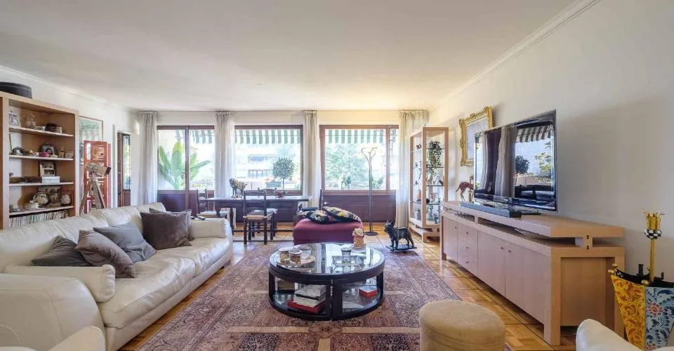 Bel appartement traversant de 6 pièces