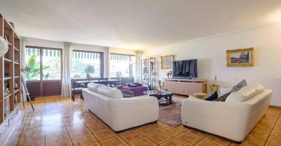 Bel appartement traversant de 6 pièces