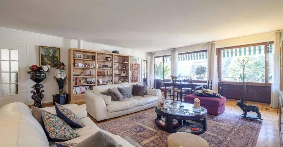 Bel appartement traversant de 6 pièces