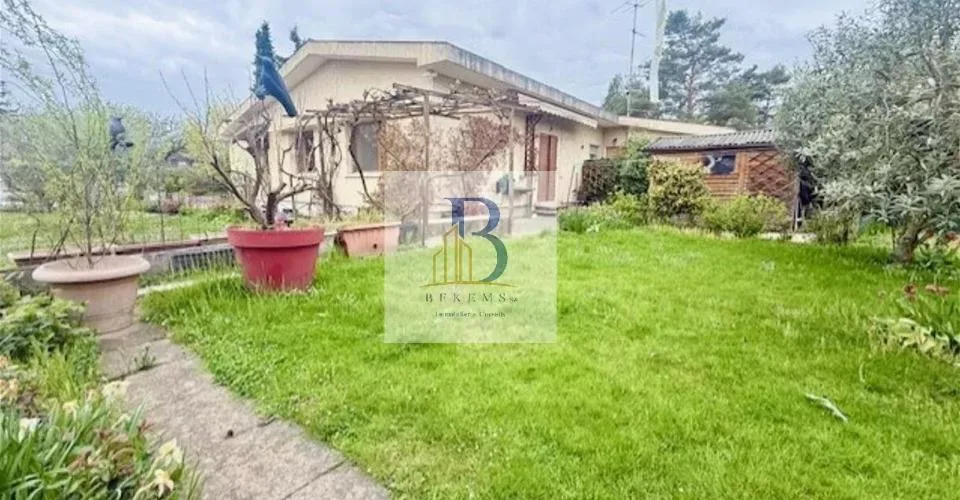 Exclusivité - A rénover - Villa composée de deux appartements