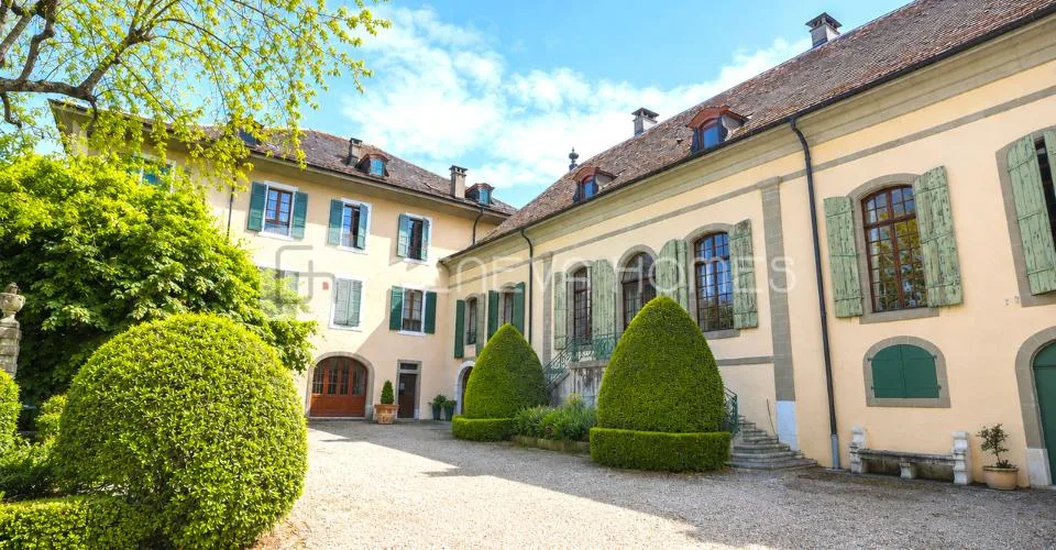 Appartement de prestige alliant histoire, charme, et nature