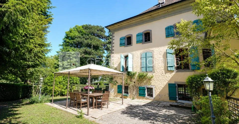 Appartement de prestige alliant histoire, charme, et nature