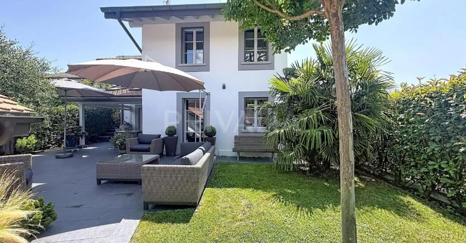 Élégance et confort dans une maison familiale avec jardin à Satigny
