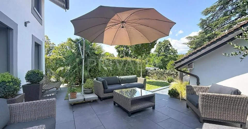 Élégance et confort dans une maison familiale avec jardin à Satigny