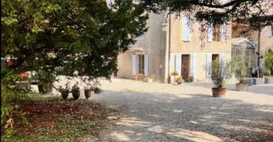 Grande maison villageoise en viager dans la campagne genevoise de Satigny
